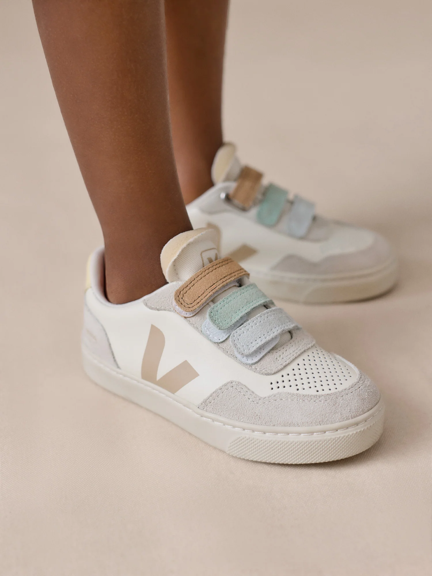Bonpoint x Veja white Baby V90 Sneakers - Image 4