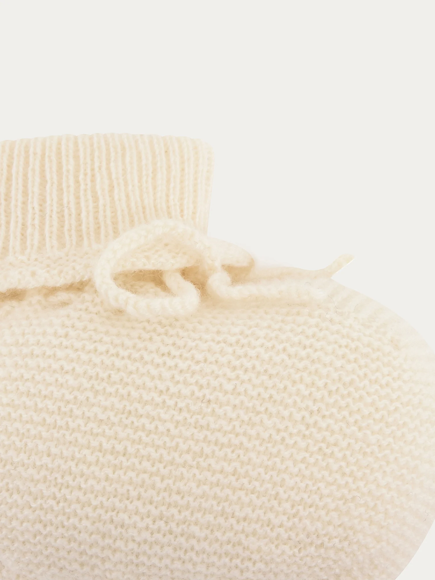 Cashmere booties in milk-white - Image 3