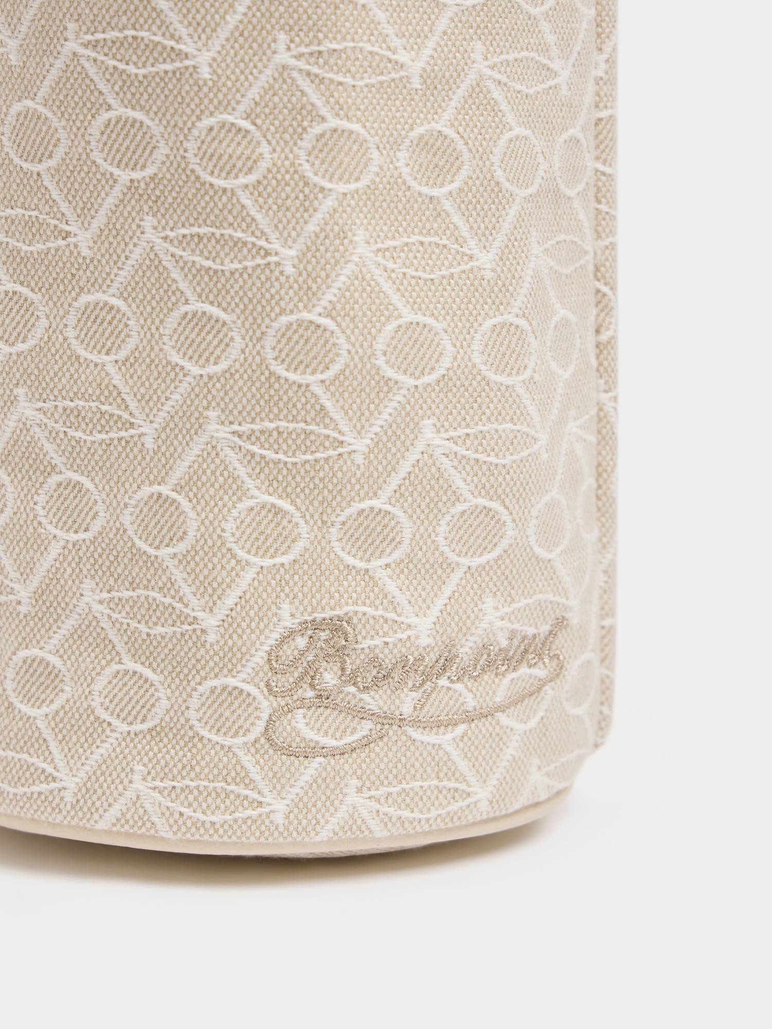 Dita bottle holder with woven cherry motif in cotton - Image 3
