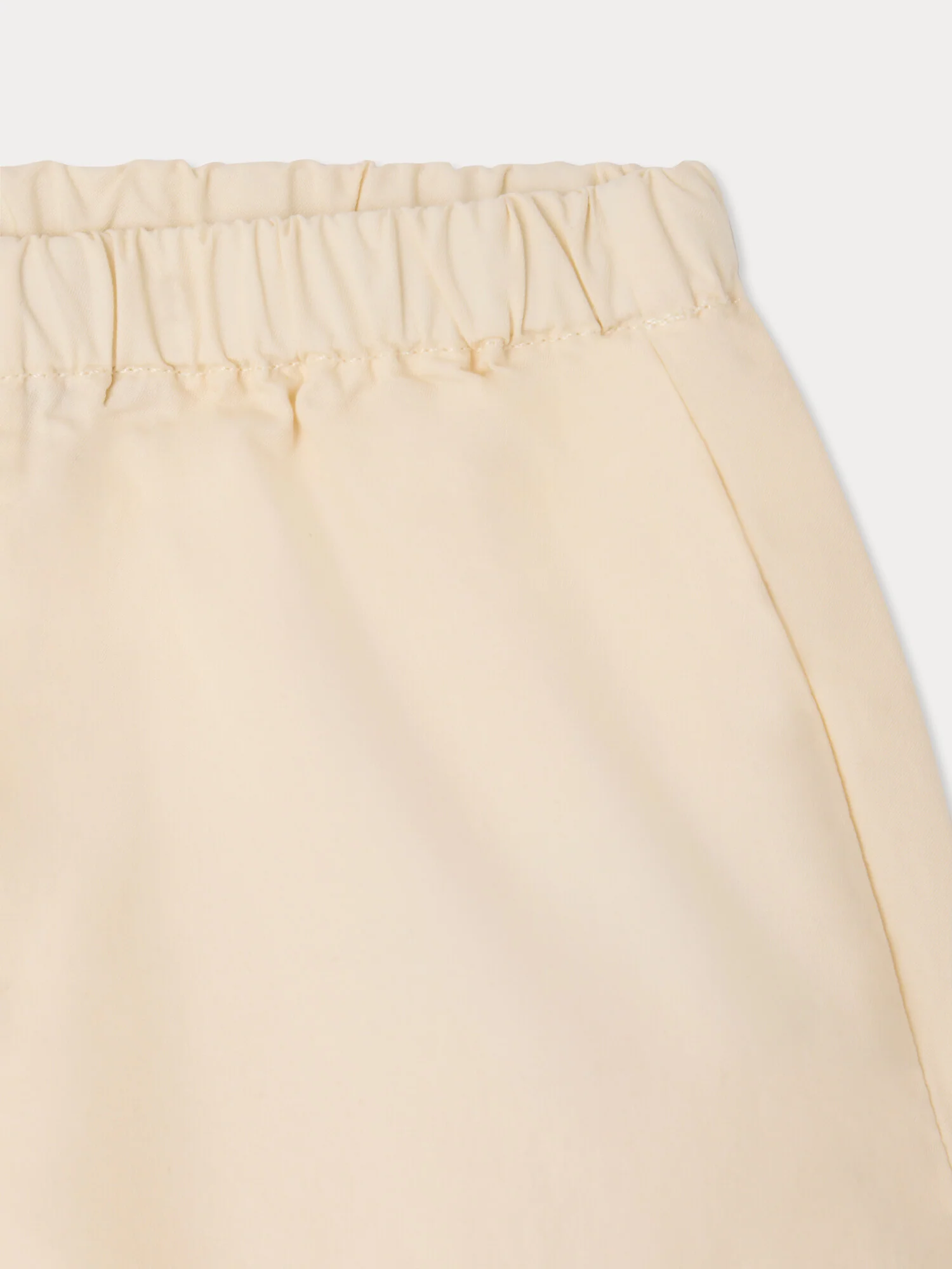 Ecady beige shorts made from organic cotton - Image 3