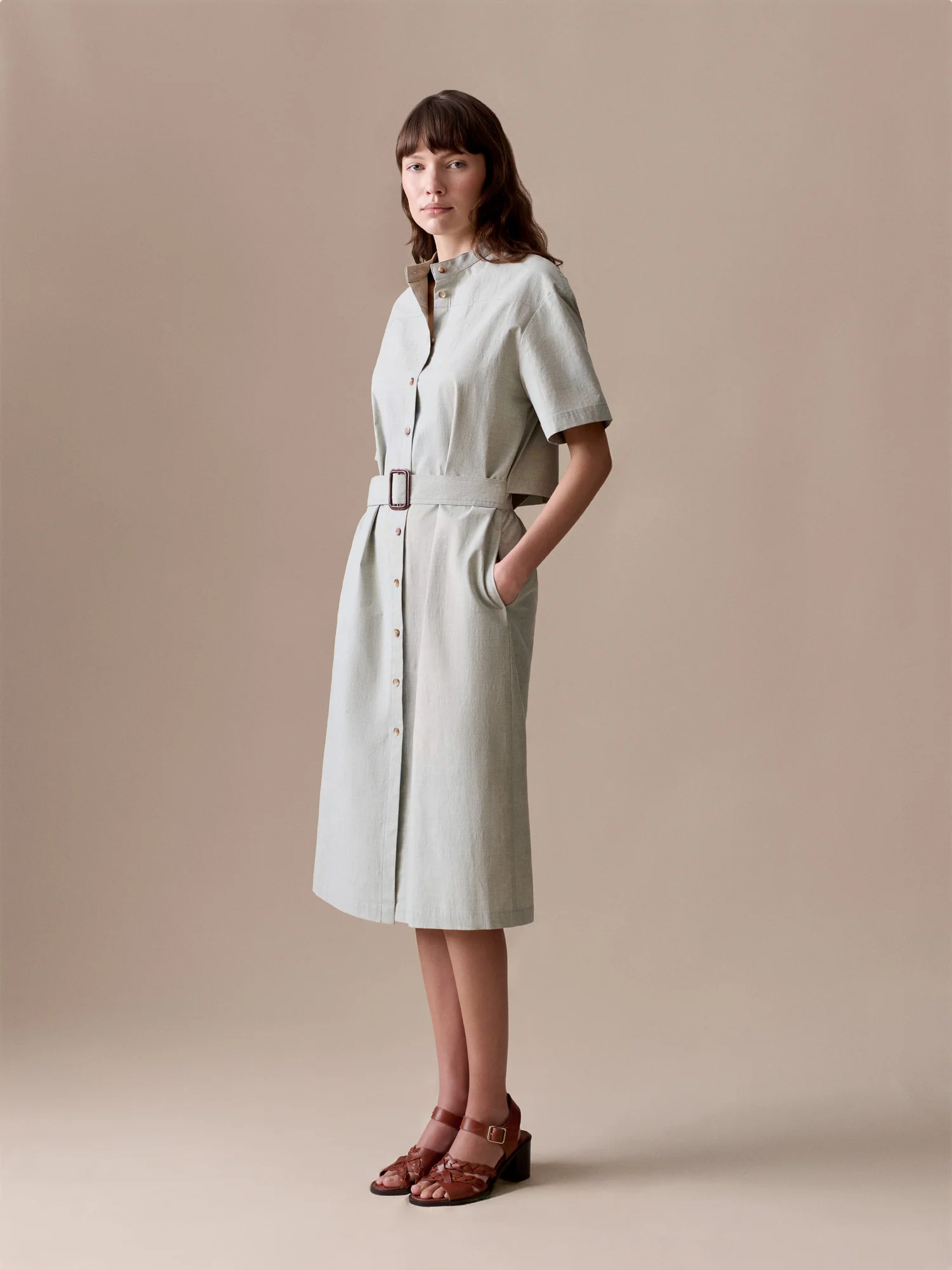 Lyla dress with a mandarin collar and a slit in the back - Image 5